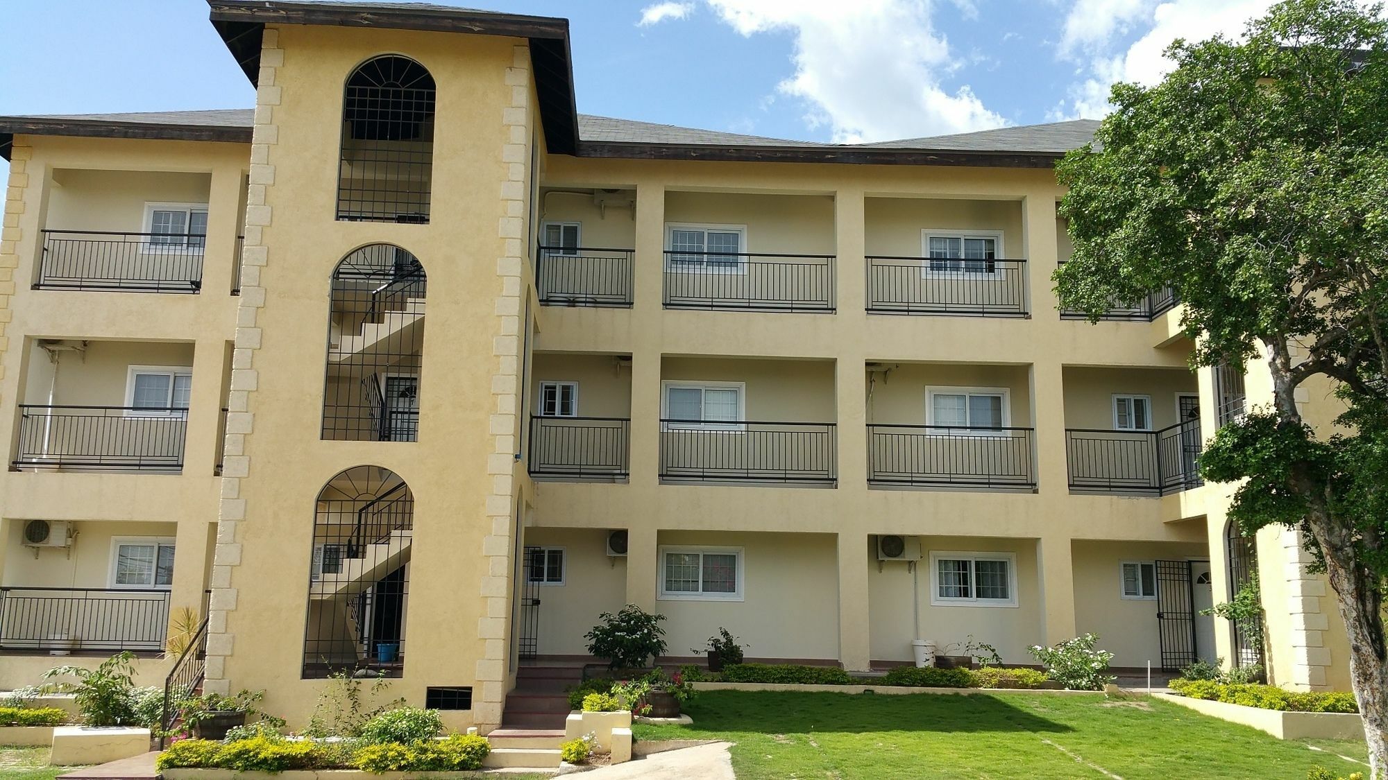 New Kingston Guest Apartments @ Donhead Kültér fotó